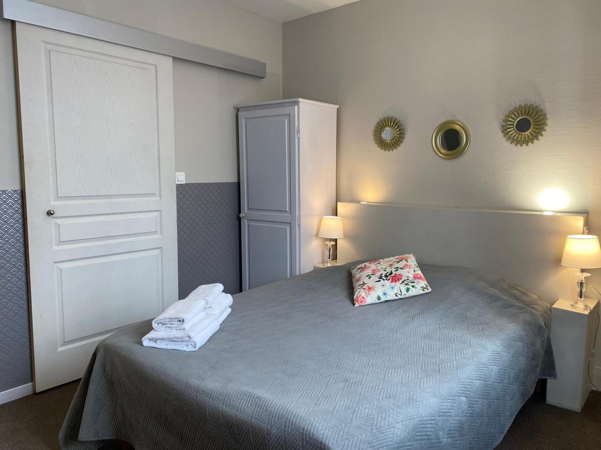Hotel Saint Yves Nantes Ngoại thất bức ảnh